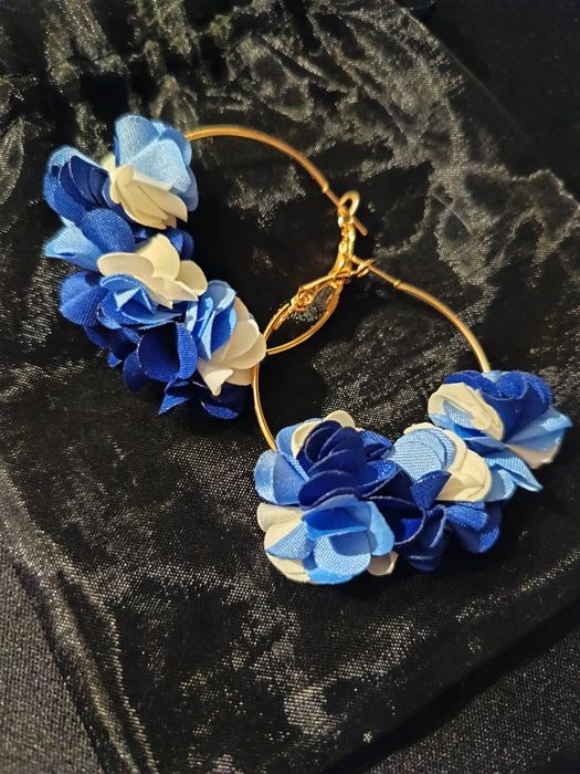 Brincos folhinhos azuis