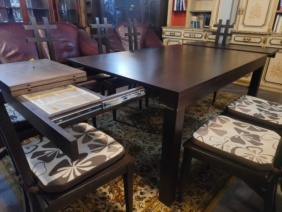 Excelente mesa de sala em madeira maciça - extensível - Só a mes