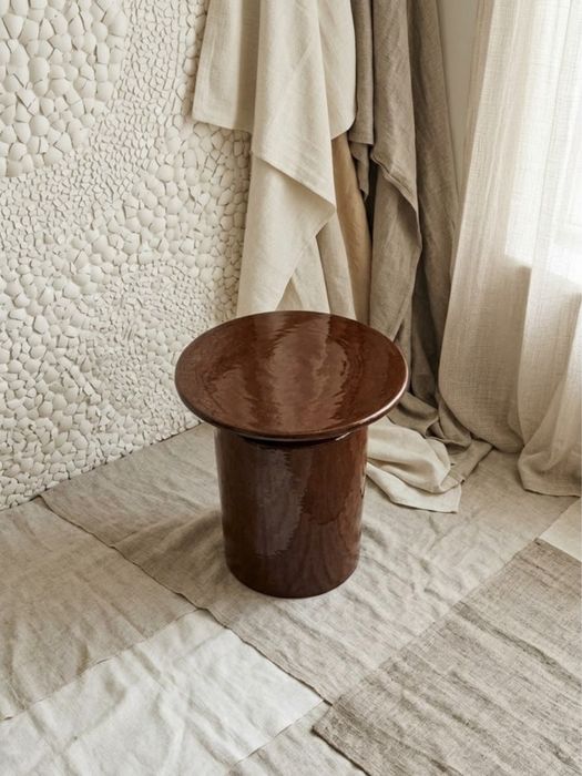 Mesa em ceramica vidrada