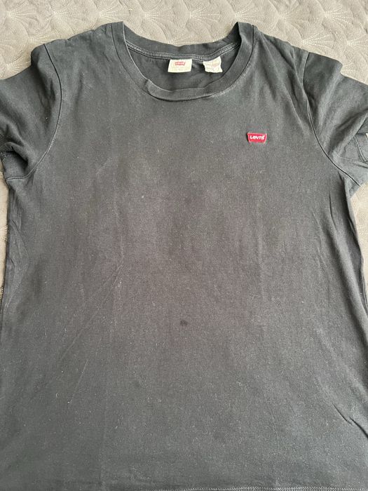 Продам футболку LEVIS