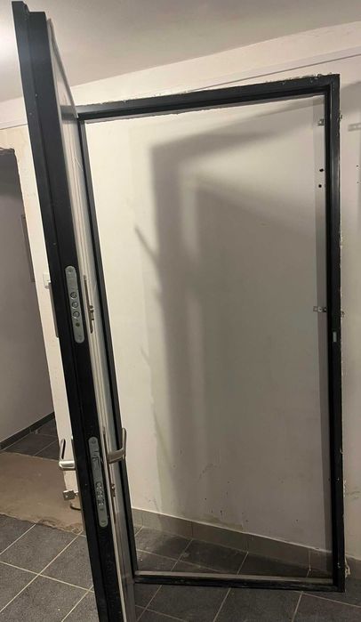 Drzwi zewnętrzne lewe 90 cm z ościeżnicą