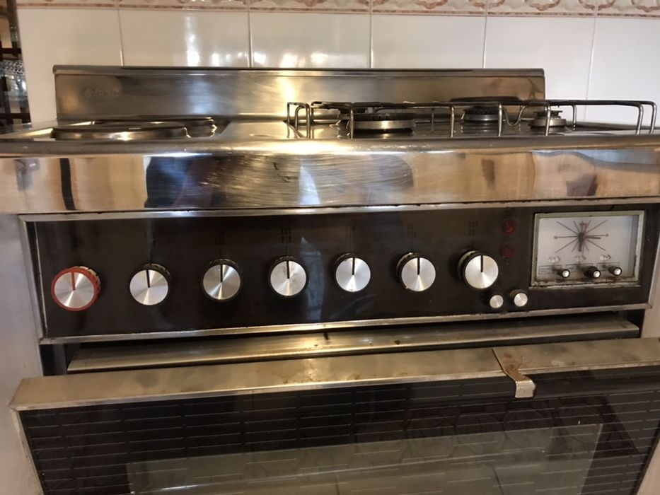 Conjunto Fogão (4 bicos) + 2 placas elétricas + forno c/ espeto - SCIC