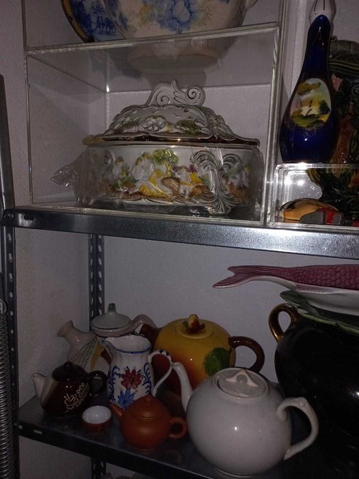 Antiguidades*Porcelanas*Secla*Bordallo*Vidros*Coleccionáveis