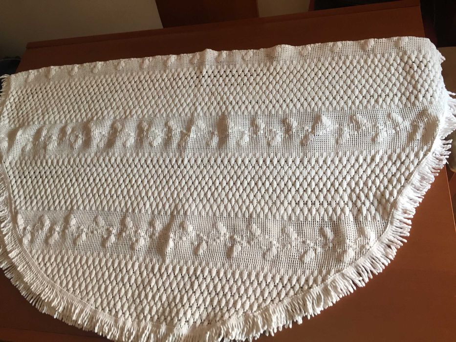 Toalha Renda Oval (130x150cm)