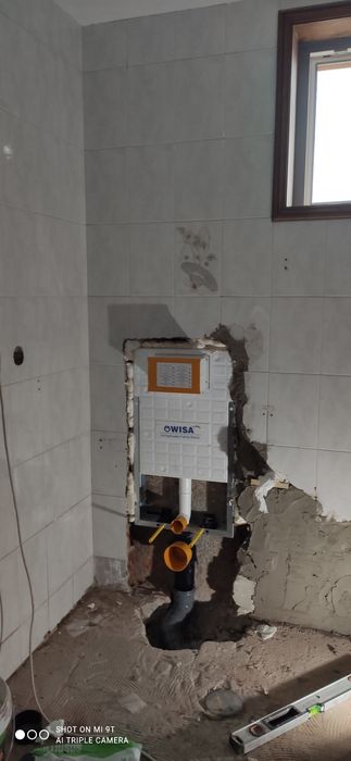 Canalizador - Electricista - Substituição de banheiras, etc.