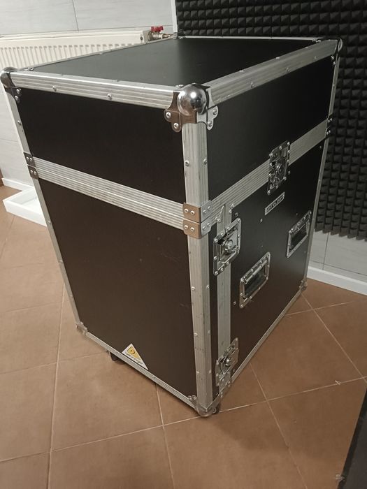 Mixer cyfrowy Yamaha 01V 96 w bardzo dobrym stanie.