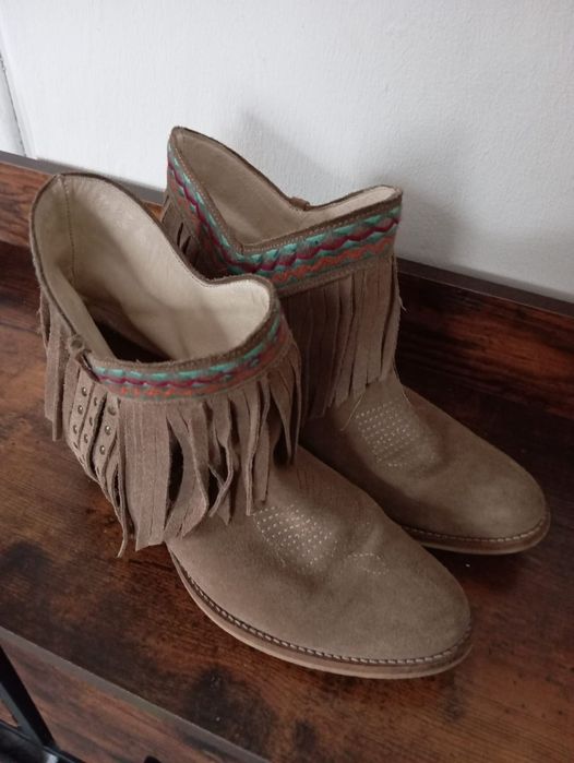 Buty damskie w stylu indiańskim r. 38