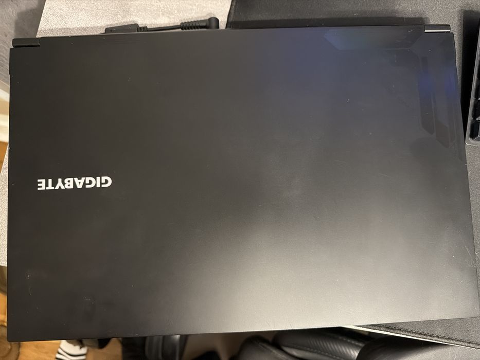Laptop Gigabyte G7 MF i5- 12500H/16GB/512 RTX4050 144Hz
