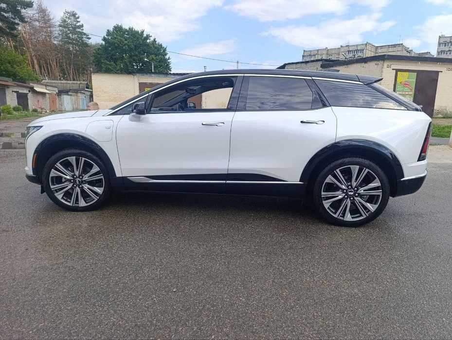 Cadillac Optiq 2025 VIN 3GYK3DMR1SS210421 фото оголошення 2 з 13