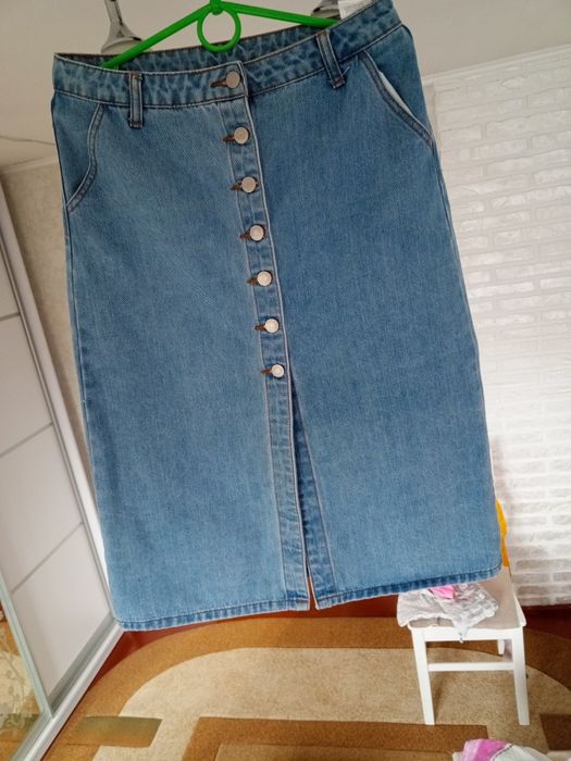 Джинсова спідниця міді розмір М