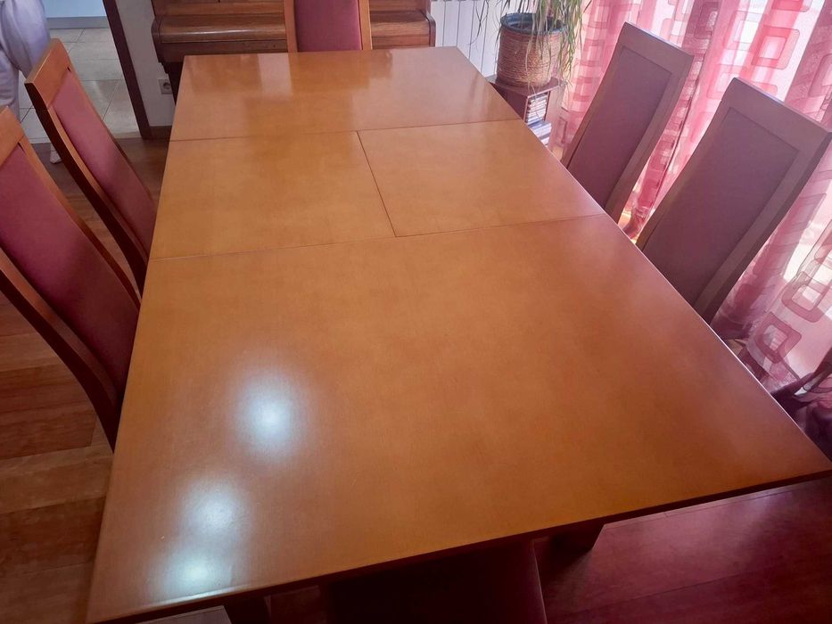 Mesa extensível e cadeiras | Sala de Jantar