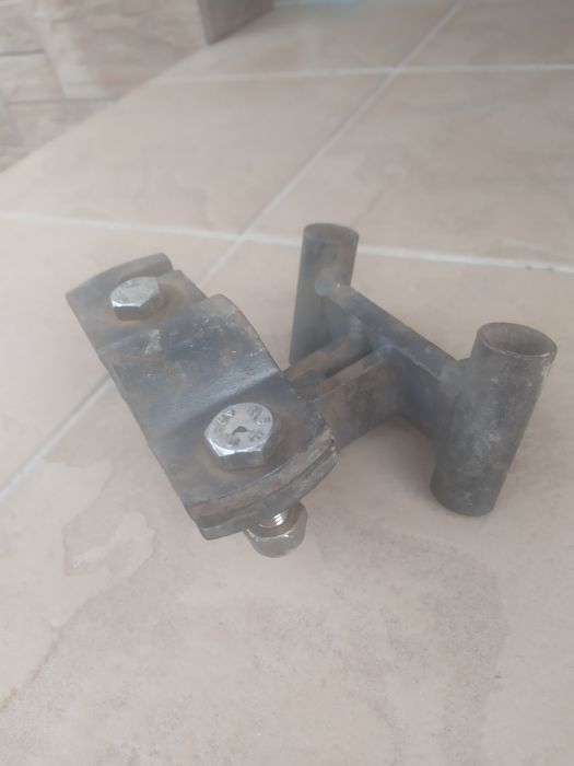 Кріплення велобагажника до фаркопа авто та підніжка велосипеда