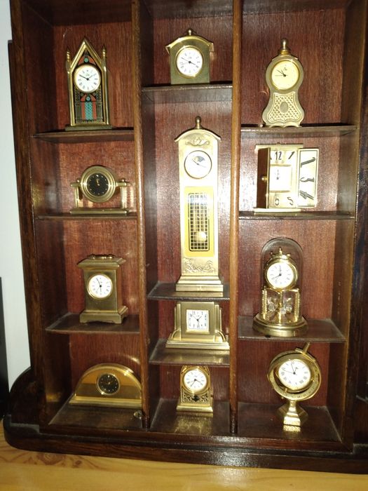 12 relógios Louis Margaux com expositor