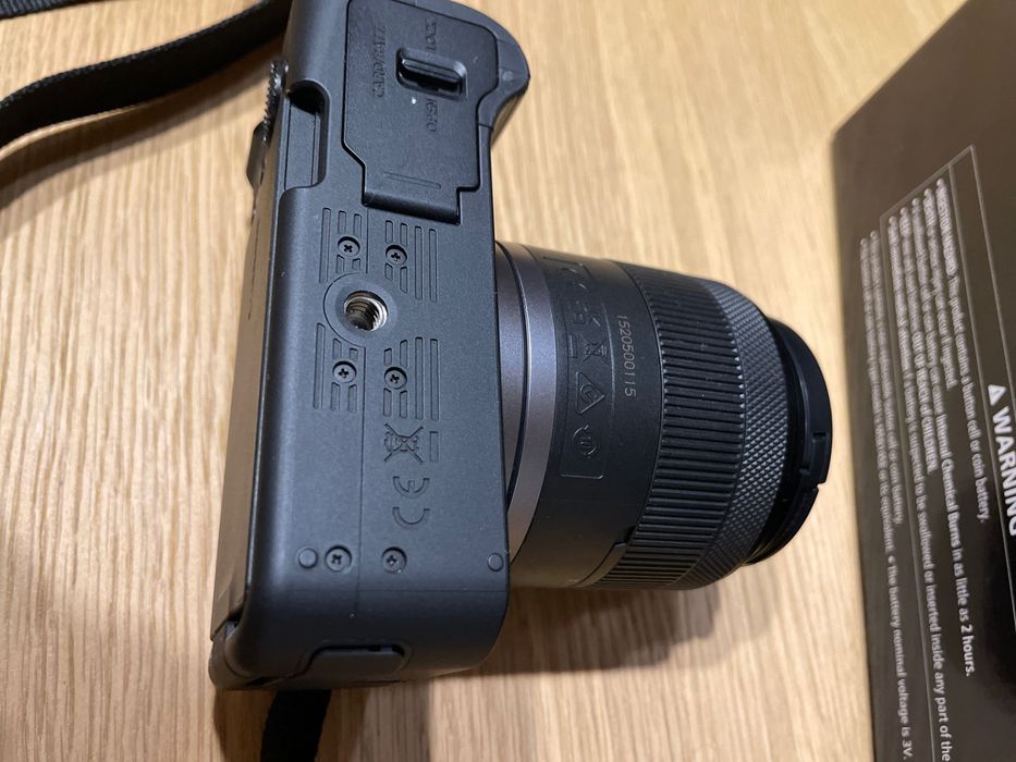 Canon EOS R50V 24.2MP + Lente RF-S 14-30mm