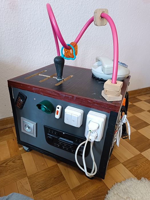 Бізі куб для розвитку