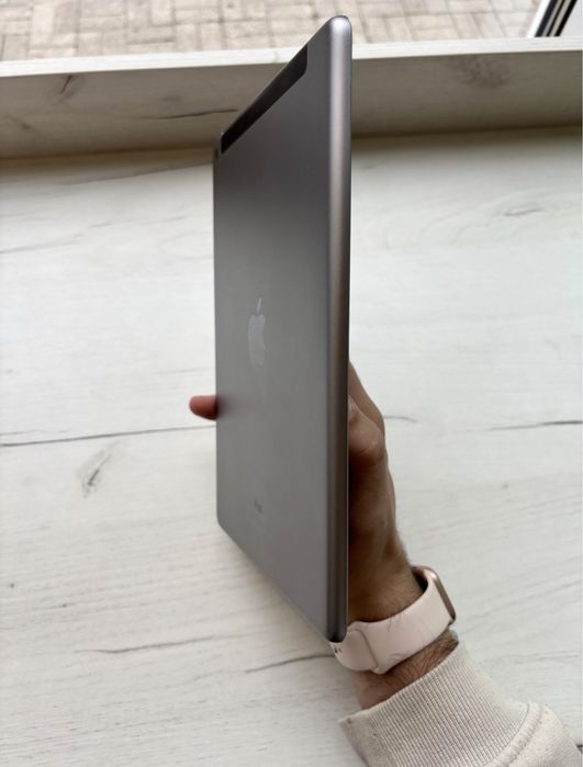 Повний ідеал IPad 5 LTE Siver Gray