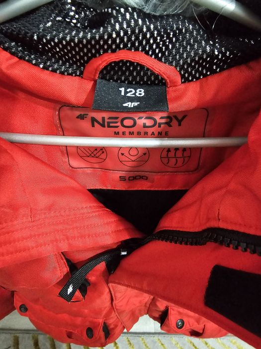 Kurtka 4f 128 zimowa czerwona