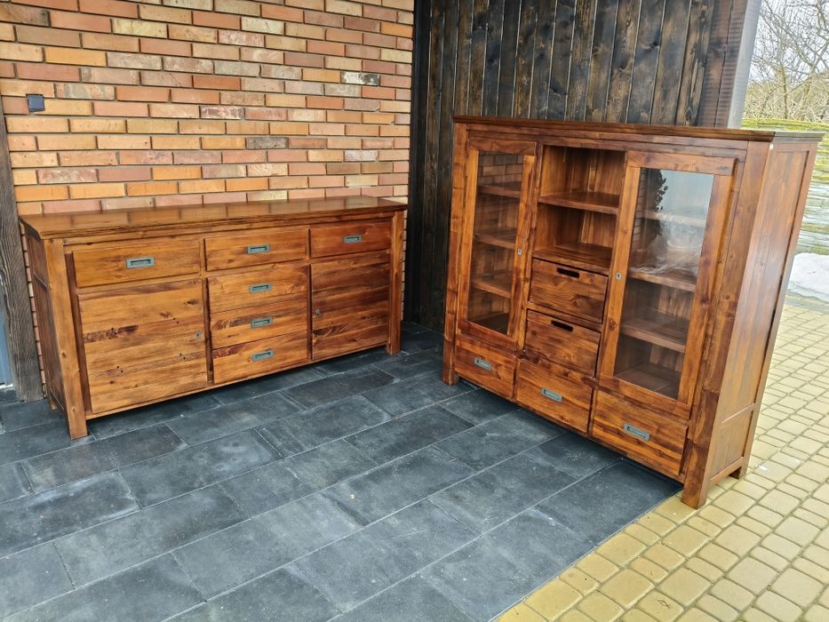 Zestaw mebli kolonialnych