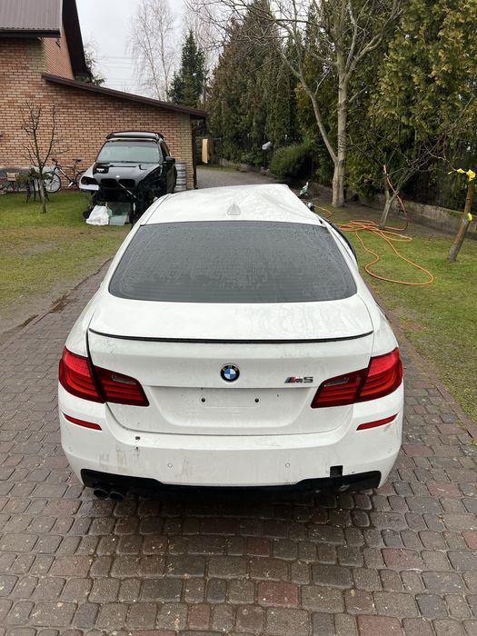 Капот BMW F10 F11 колір А300 білий бмв Ф10 Ф11 цвет М-пак дорест рест