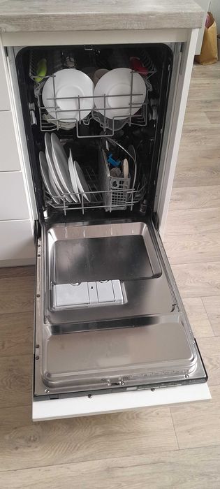 Посудомийна машинка ELECTROLUX