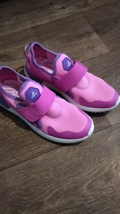 Продам кросівки Demix
