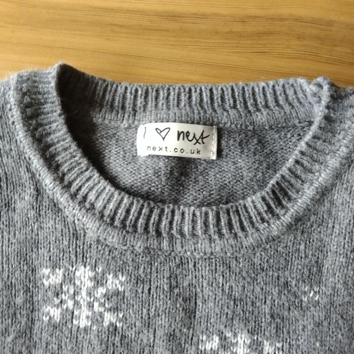 Szary zimowy sweter dla dziewczynki 128