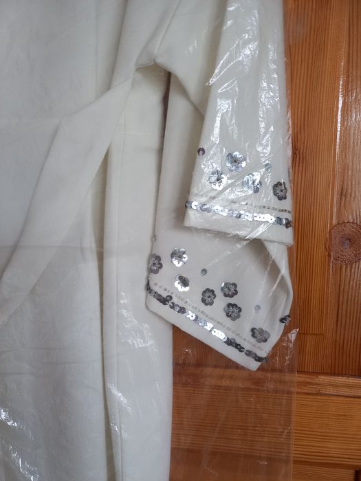 Asos haftowana sukienka zdobiona  cekiny  ecru srebrna m midi