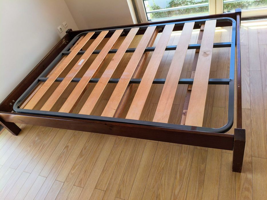 Estrutura de cama de casal