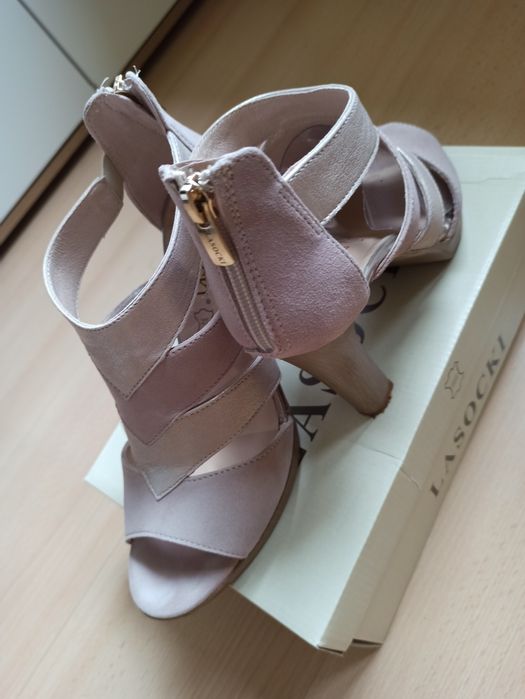 Buty na obcasie rozm. 38