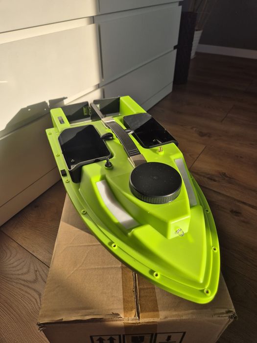 Łódka zanętowa gps