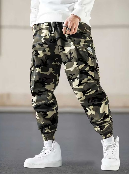 nowe spodnie moro z kieszeniami, rozmiar M, kolor khaki