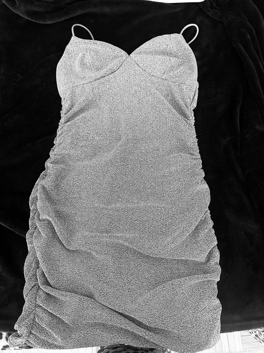 Lindo vestido prateado festa, novo.
