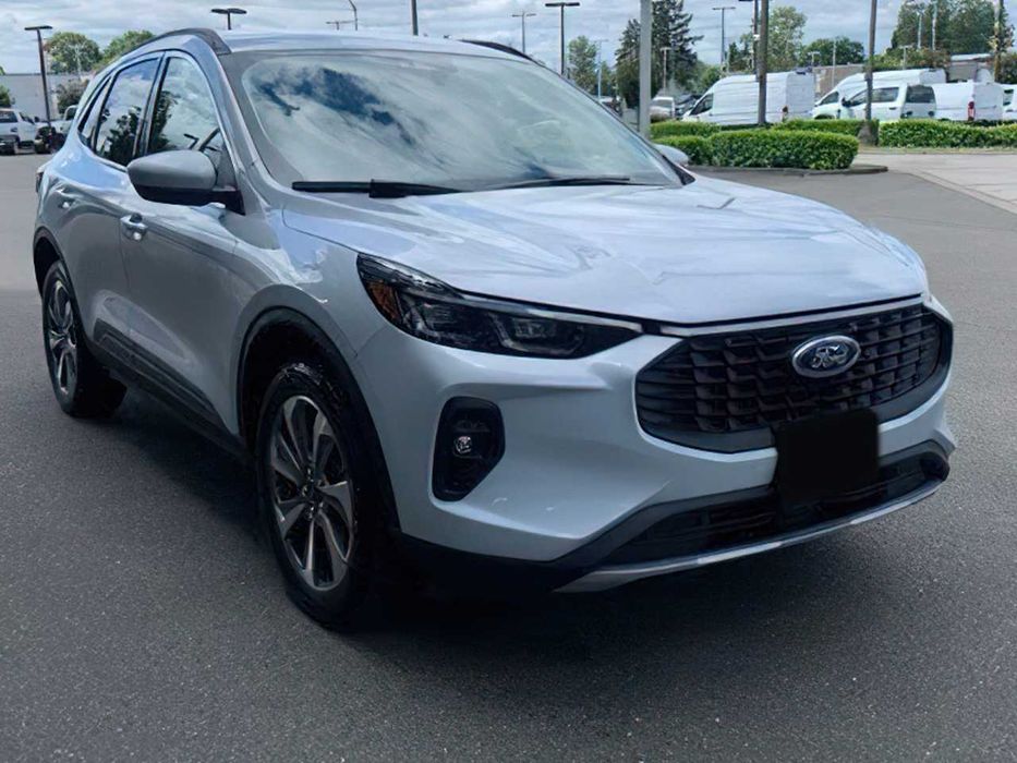 Ford Escape      2024