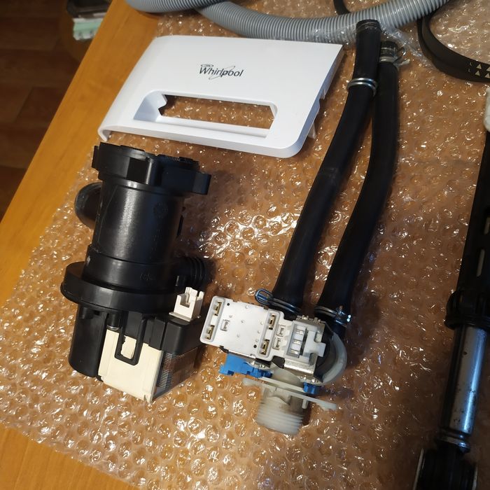 Części różne do pralki Whirlpool typu AWO/C , AWO/D.