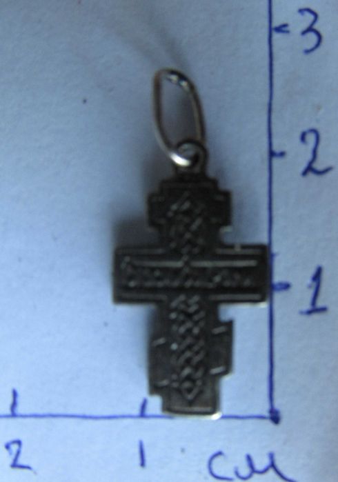 Продам серебряный крестик.