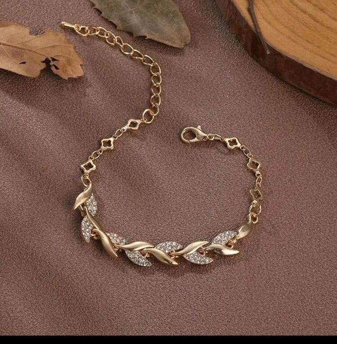 Bransoletka z cyrkoniami. Nowa. Polecam.