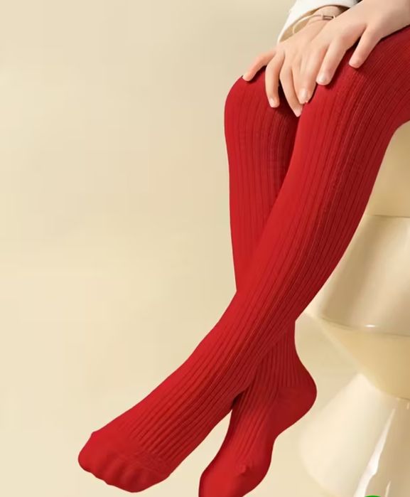 Czerwone rajstopy  dla dziewczynki 3-5 lat