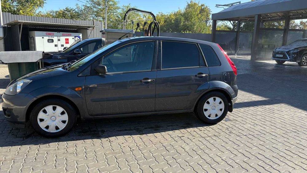 Ford Fiesta 2008г продам