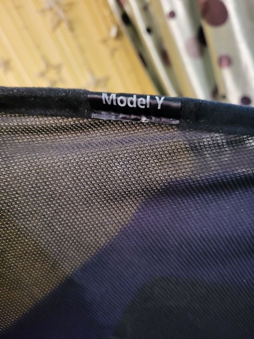 Штора солнцезащитное в авто Tesla