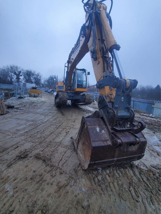 Екскаватор Liebherr 906