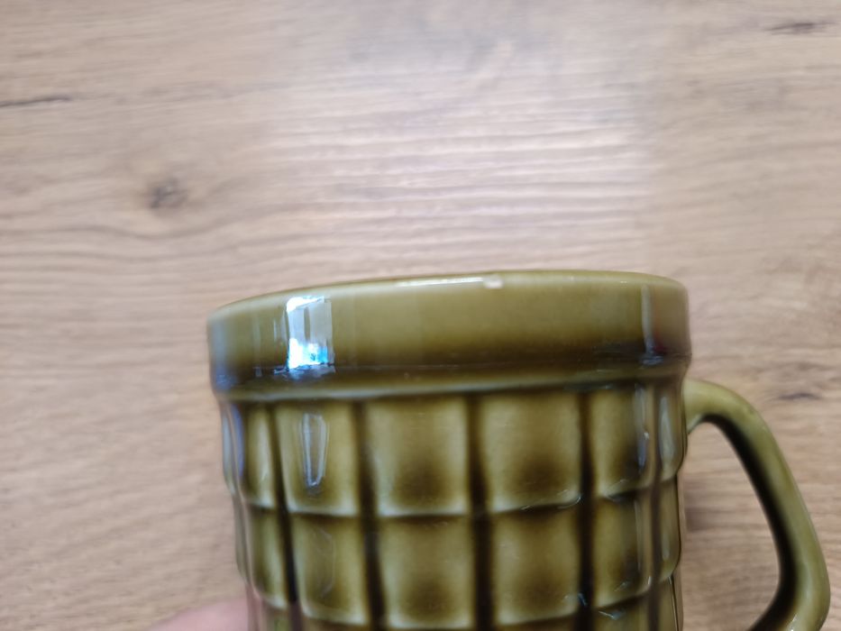 Kubek zielono - oliwkowy z Pruszkowa