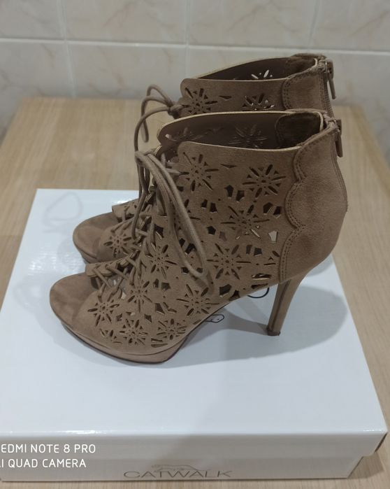 Buty na szpilce rozm. 38