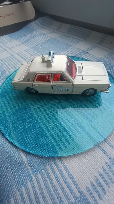 Масштабная модель 1/43 Форд zodiak dinky toys