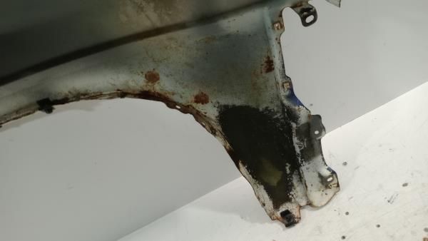 Guarda-lamas esquerdo NISSAN Pick Up II (D21)