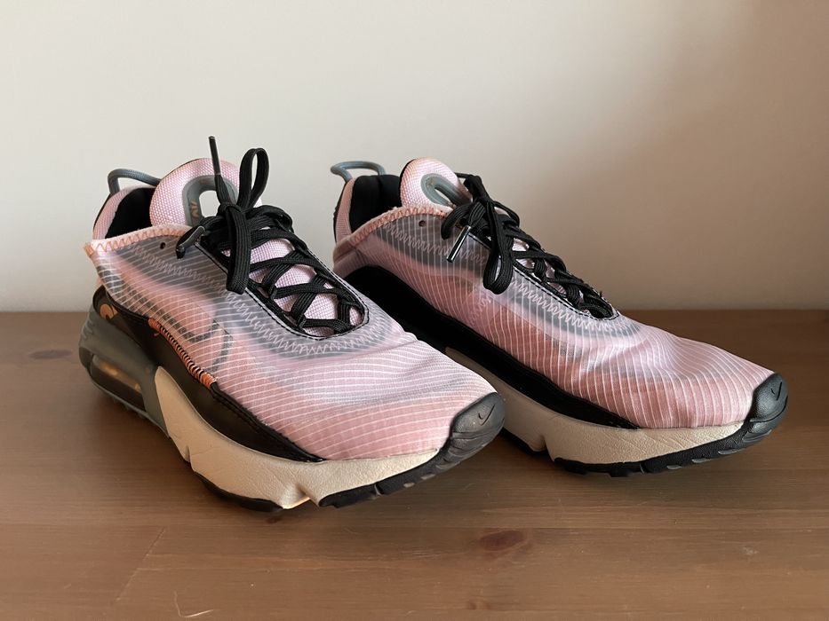 Жіночі кросівки Nike Air Max 2090