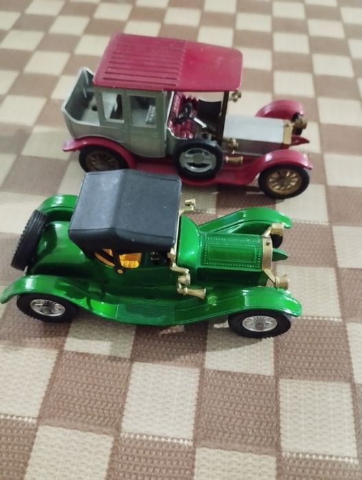 Машинки 1:43.             .