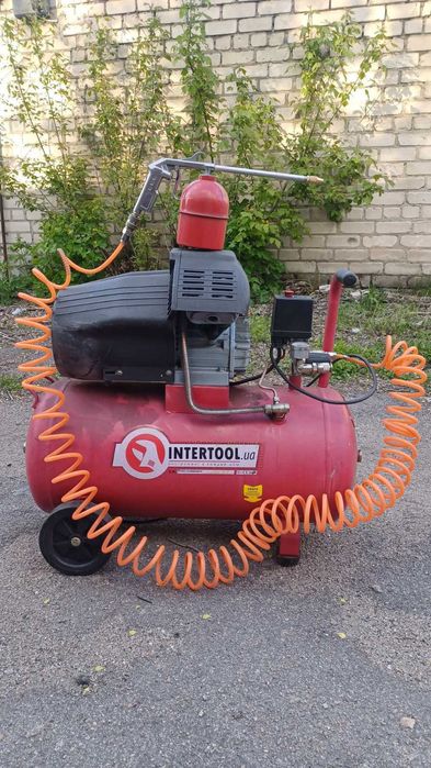 Компрессор INTERTOOL