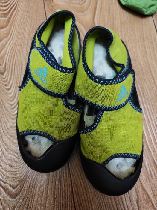 Коралки adidas32 Hotuna 33