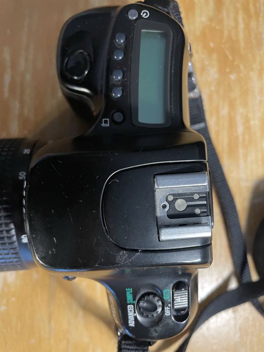 Nikon F50 com lente