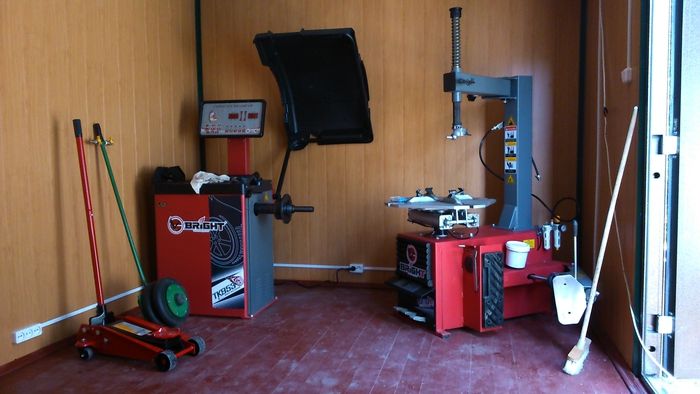 Шиномонтажный станок комплект обладнання під ключ BRIGHT